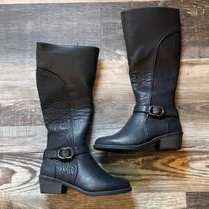 Women’s size 6 Black Knee-High Boots- New